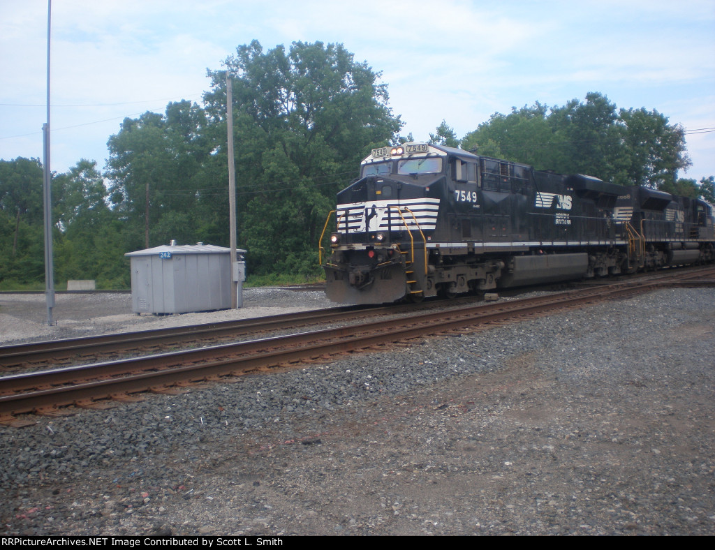 NS 7549 Crossing Sandusky Dock Line